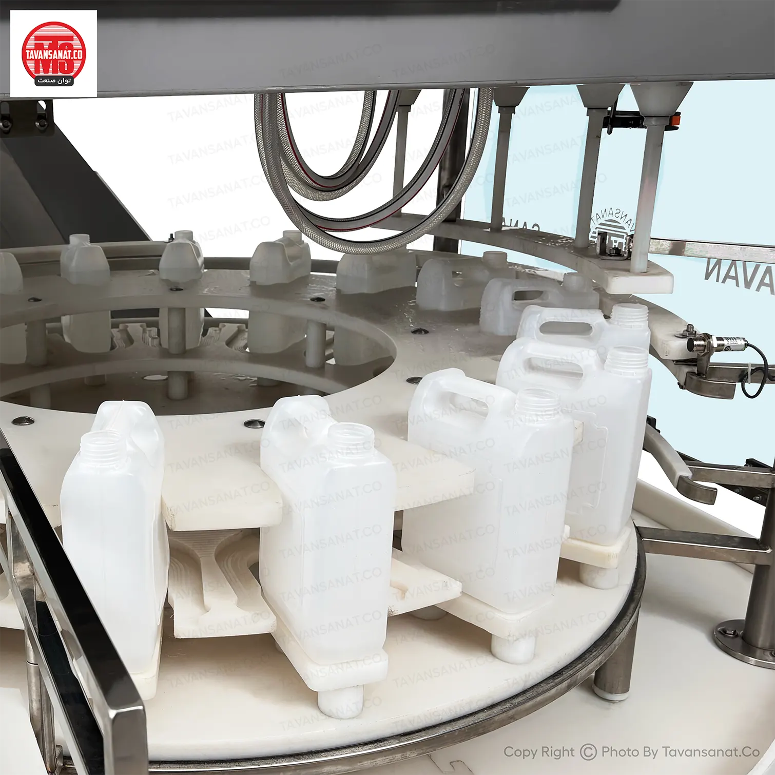 four-nozzle-monoblock-filling-machine-acidic4